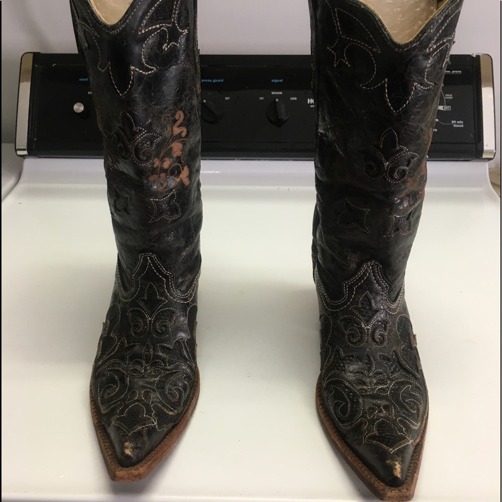Ladies Cowboy Boots!